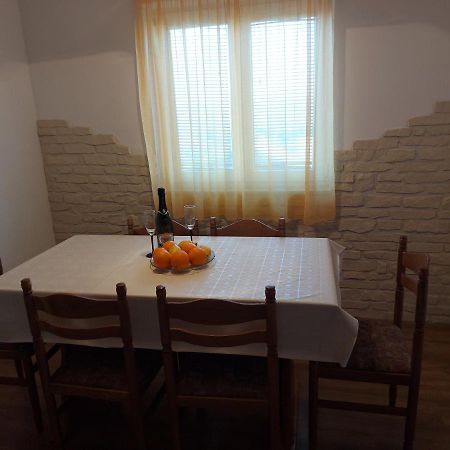 Apartmani Tatjana Okrug Gornji Exterior foto