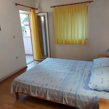 Apartmani Tatjana Okrug Gornji Exterior foto