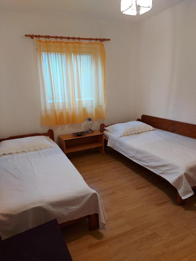Apartmani Tatjana Okrug Gornji Exterior foto