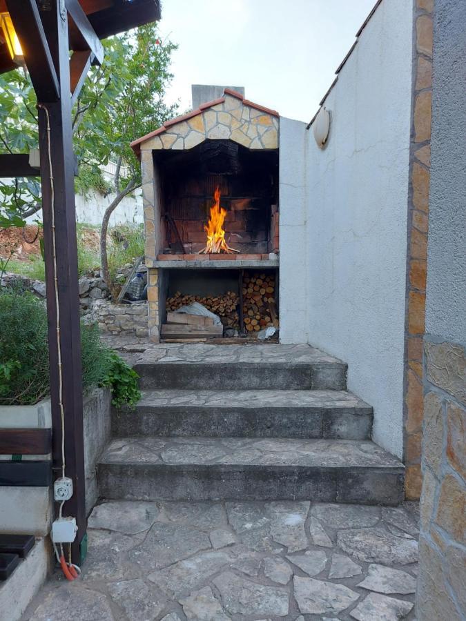 Apartmani Tatjana Okrug Gornji Exterior foto