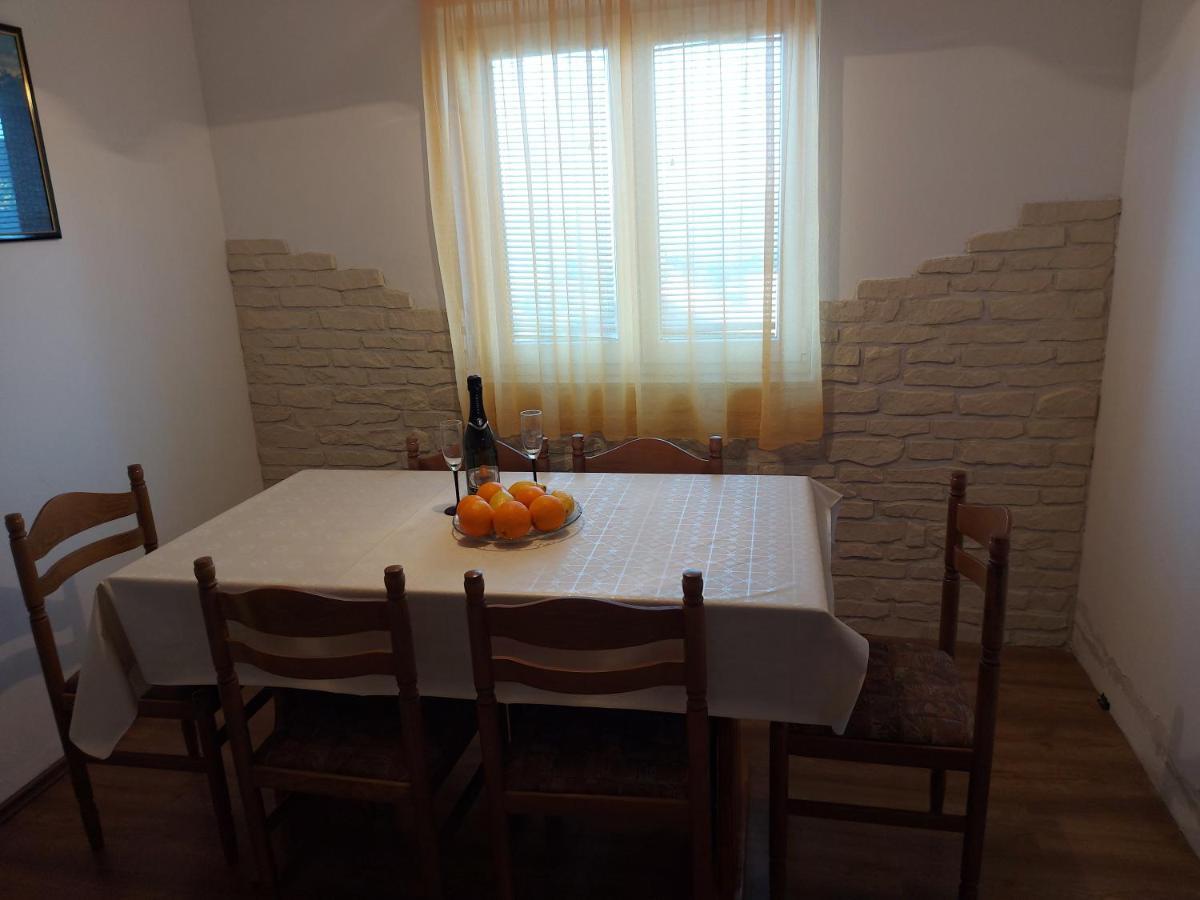 Apartmani Tatjana Okrug Gornji Exterior foto