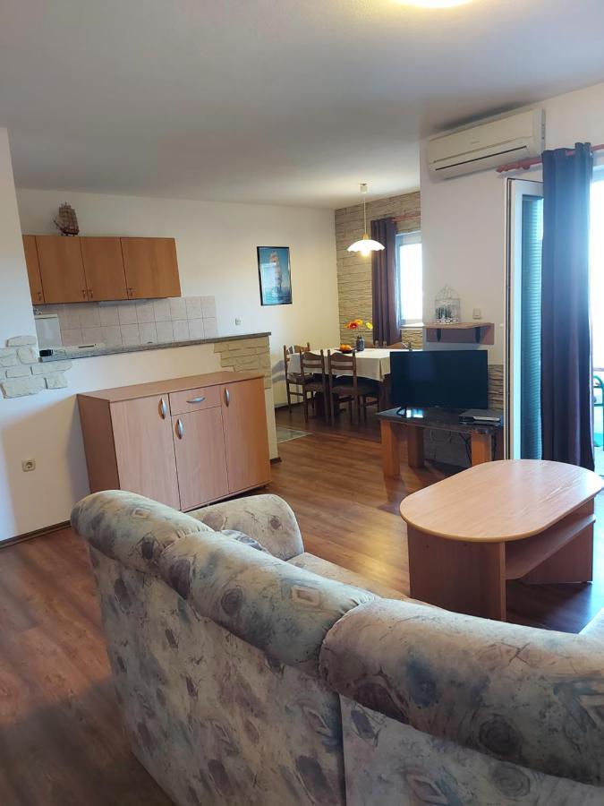 Apartmani Tatjana Okrug Gornji Exterior foto