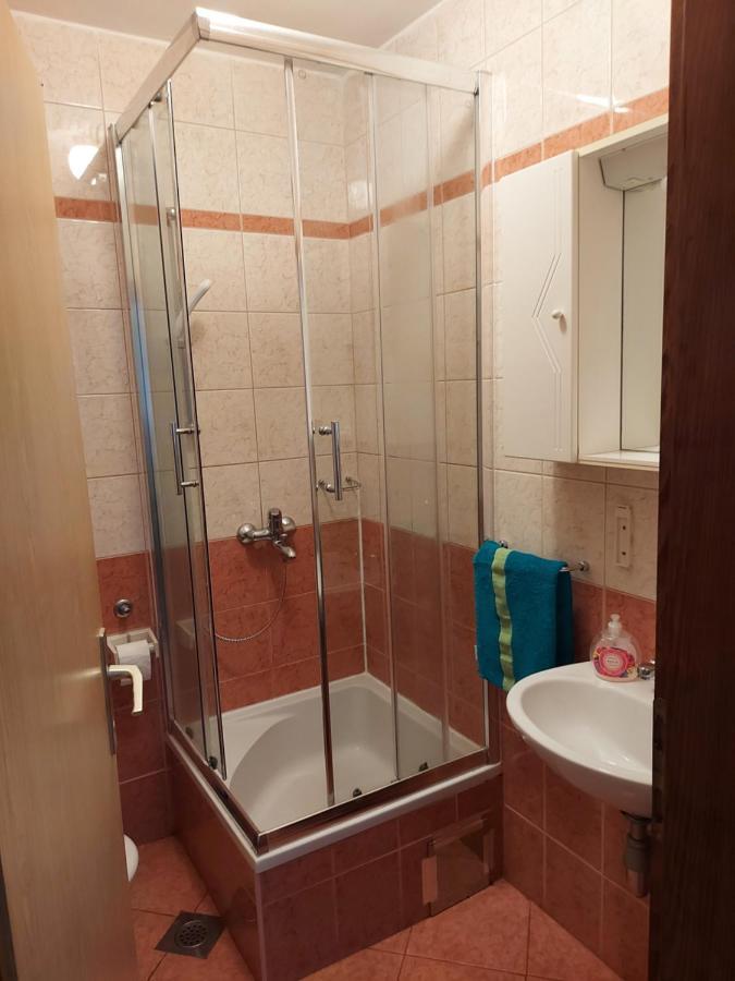 Apartmani Tatjana Okrug Gornji Exterior foto