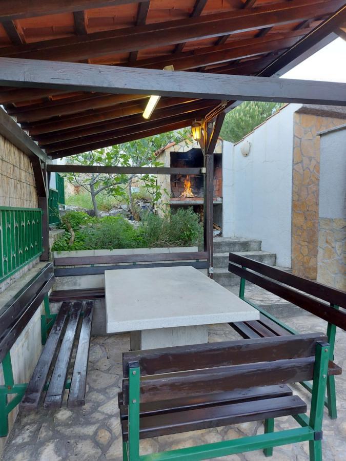 Apartmani Tatjana Okrug Gornji Exterior foto